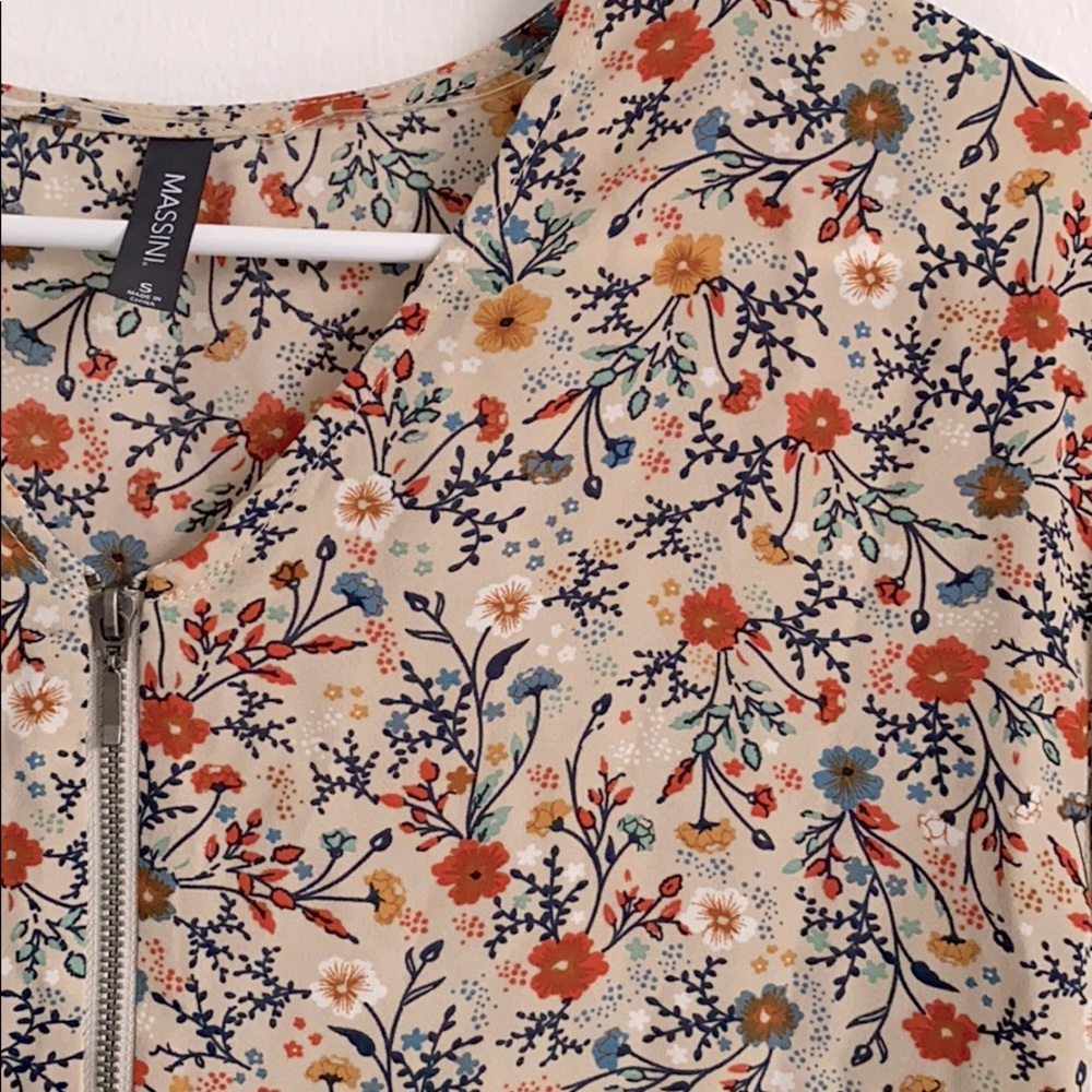 Flower Blouse - Picture 2 of 4